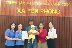 Viện Kiểm s&aacute;t v&agrave;o cuộc, ch&iacute;nh quyền cấp giấy khai sinh cho hai ch&aacute;u b&eacute;
