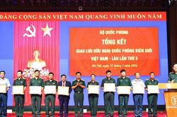 L&atilde;nh đạo tỉnh Nghệ An dự hội nghị tổng kết giao lưu hữu nghị Quốc ph&ograve;ng bi&ecirc;n giới Việt-L&agrave;o lần thứ 3
