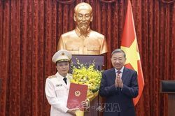 Trao quyết định thăng quân hàm Thượng tướng cho đồng chí Đặng Hồng Đức