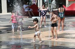 Israel bước vào đợt nắng nóng cực đoan, nhiệt độ nhiều nơi lên gần 50°C