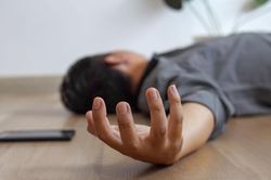Người đàn ông 45 tuổi tử vong sau bữa ăn, bác sĩ cảnh báo 5 món để qua đêm 'cực độc'