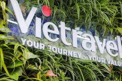 Vietravel bị phạt 295 triệu đồng, lộ giao dịch hơn 3.500 tỷ đồng chưa được thông qua