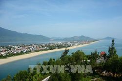 Ngắm vẻ đẹp vịnh Lăng Cô, vịnh biển đẹp nhất hành tinh ở Huế