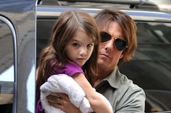 Con gái Tom Cruise đổi họ, Katie Holmes lên tiếng: 'Đó hoàn toàn là quyết định của con bé'