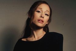 Album 'petal' từ Ariana Grande: Chương đen tối và táo bạo nhất trong sự nghiệp