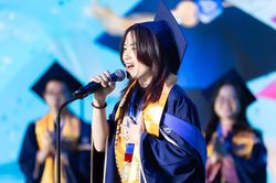 Nữ thủ khoa tuổi 40: Làm những điều bình thường bằng lòng say mê thì sẽ thành công