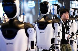 Mỹ cấm robot hình người mới từ Trung Quốc, siết chuỗi cung ứng AI