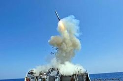Nhật Bản lần đầu ph&oacute;ng thử t&ecirc;n lửa Tomahawk từ t&agrave;u khu trục