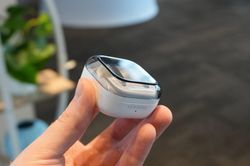 Samsung phát triển tai nghe Galaxy Buds thể thao mới với thiết kế móc vành tai ear hook