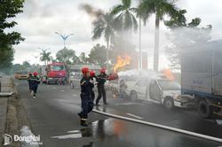 Hiệp đồng nhiều lực lượng diễn tập cứu nạn, chữa cháy sau tai nạn giao thông