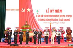 Trung đoàn Tàu ngầm 196 Hải quân kỷ niệm 30 năm Ngày truyền thống và đón nhận Huân chương Bảo vệ Tổ quốc hạng Nhất