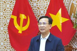 Chủ tịch UBND tỉnh Lâm Đồng Hồ Văn Mười làm việc với Cục Thống kê về tăng trưởng GRDP