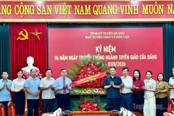 Tỉnh ủy, HĐND, UBND, Ủy ban MTTQ Việt Nam tỉnh chúc mừng Ban Tuyên giáo và Dân vận Tỉnh ủy nhân Ngày truyền thống ngành Tuyên giáo của Đảng