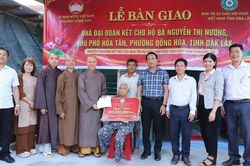Đắk Lắk: Ban Trị sự GHPGVN tỉnh bàn giao nhà Đại đoàn kết tại phường Đông Hòa