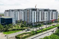 Bất động sản 31/7: Chưa tách hộ khẩu, vợ chồng và bố mẹ có được làm hồ sơ mua NOXH riêng?