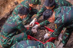 Toàn cảnh hơn một tháng tìm kiếm, quy tập hài cốt liệt sĩ ở Công viên Lê Thị Riêng