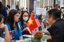 Mỹ xem xét thu phí 100.000 USD với sinh viên các nước muốn ở lại làm việc