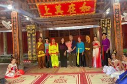 Vai trò của cộng đồng trong bảo vệ di sản nghệ thuật chèo dân gian từ tư tưởng Hồ Chí Minh về sức mạnh nhân dân: Nghiên cứu trường hợp Câu lạc bộ Chèo Phương Thượng, phường Lê Hồ, tỉnh Ninh Bình
