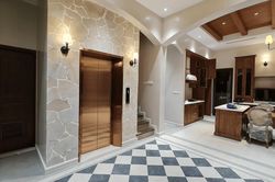 Có nên lắp thang máy trong nhà ngay từ khi xây dựng?