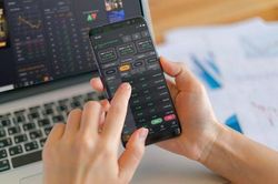 VN-Index điều chỉnh phi&ecirc;n cuối th&aacute;ng, cổ phiếu ng&acirc;n h&agrave;ng vẫn l&agrave; trụ đỡ