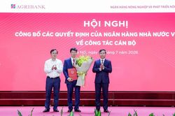 Thống đốc Phạm Đức Ấn trao quyết định bổ nhiệm nh&acirc;n sự cấp cao Agribank