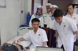 Bệnh xá đảo Trường Sa cấp cứu ngư dân bị tắc mật