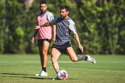 Lionel Messi trở lại tập luyện c&ugrave;ng Inter Miami