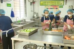 H&agrave; Nội kiểm so&aacute;t an to&agrave;n thực phẩm bếp ăn mầm non