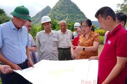 Phó Chủ tịch UBND tỉnh Hoàng Văn Thạch kiểm tra giải phóng mặt bằng giai đoạn 2 cao tốc Đồng Đăng - Trà Lĩnh