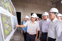 Thứ trưởng Thường trực Bộ Y tế Vũ Mạnh Hà khảo sát tại Cà Mau