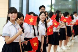 Chính thức: TPHCM công bố chính sách học phí, và các khoản thu đầu năm học mới 2026 - 2027