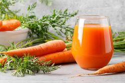 Ăn cà rốt hay uống nước ép tốt hơn cho mắt? Chuyên gia chỉ ra lựa chọn nhiều người chưa biết