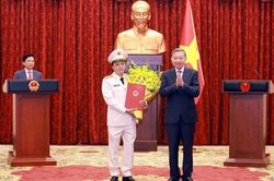 Tổng Bí thư, Chủ tịch nước Tô Lâm trao Quyết định thăng cấp bậc hàm Thượng tướng đối với Thứ trưởng Đặng Hồng Đức