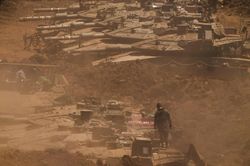Israel dùng 700 tấn thuốc nổ san phẳng đường hầm của Hezbollah