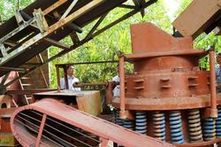 Diễn biến mới vụ hàng loạt tài sản tiền tỷ bị 'bỏ quên' giữa rừng ở Huế