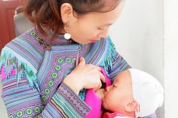 Nuôi con bằng sữa mẹ: Khởi đầu bền vững cho mỗi trẻ em