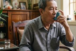 Vì sao người mắc COPD nên tập sức mạnh?