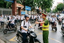 Quy định xử phạt mới từ 15/8: Học sinh THPT khi điều khiển xe máy cần lưu ý