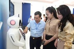 Truyền thông đi trước một bước, Hà Nội tăng tốc chuyển đổi số