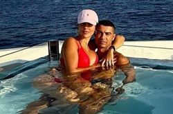 So sánh siêu du thuyền của Ronaldo, David Beckham
