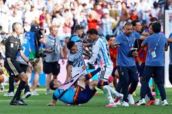 Sáu cầu thủ Argentina nguy cơ bị cấm ở World Cup 2030
