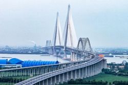 Trung Quốc tiếp tục chi mạnh tay cho hạ tầng giao thông