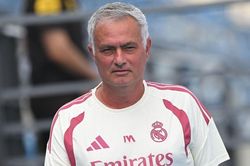 Mourinho sốt ruột vì hàng thủ Real Madrid