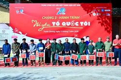 Thắp lửa tình yêu Tổ quốc trong tim người trẻ