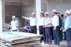 Đồng hành gỡ 'nút thắt', nâng tầm y tế Cà Mau