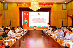Giữ vững định hướng chính trị, kiên định lập trường tư tưởng