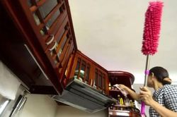Trường hợp nào khi thuê người giúp việc theo giờ phải báo UBND cấp xã?