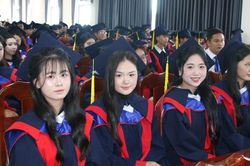 Từ giảng đường đến quê hương