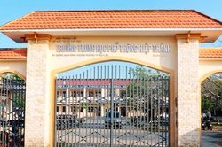 Một giáo viên ở Cà Mau không đứng lớp vẫn được thanh toán tiền thỉnh giảng
