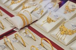 Giá vàng thế giới giảm mạnh